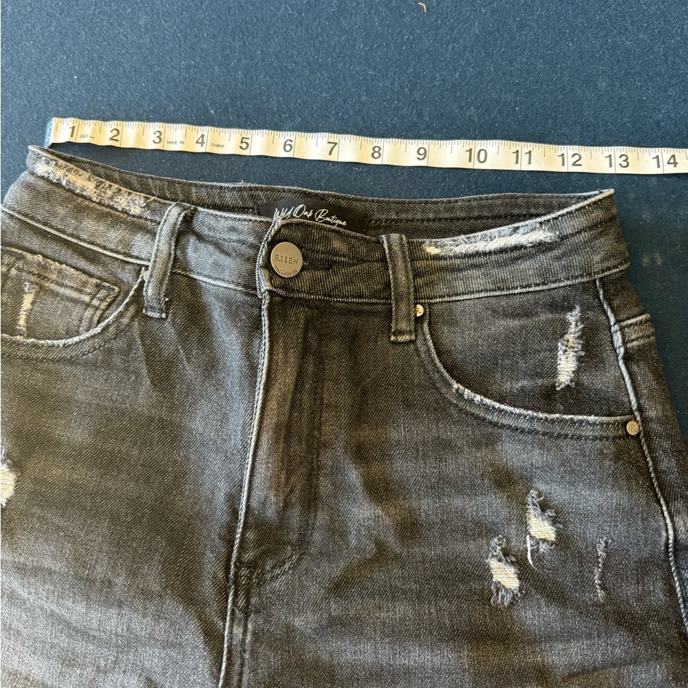 RISEN distressed black denim shorts w/ a little stretch! FLATTERING & versatile - Picture 2 of 10